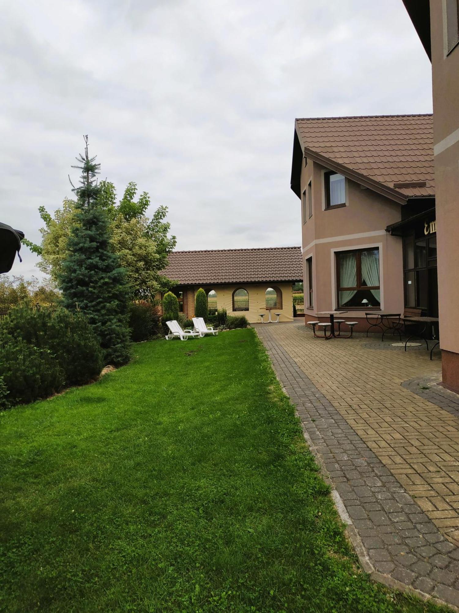 Pensjonat Emocja Leczna Exterior photo