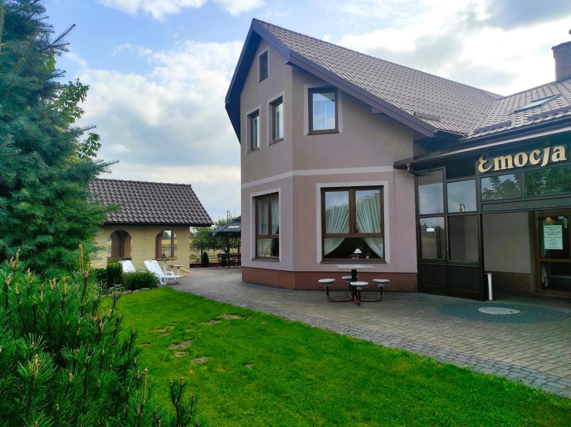 Pensjonat Emocja Leczna Exterior photo